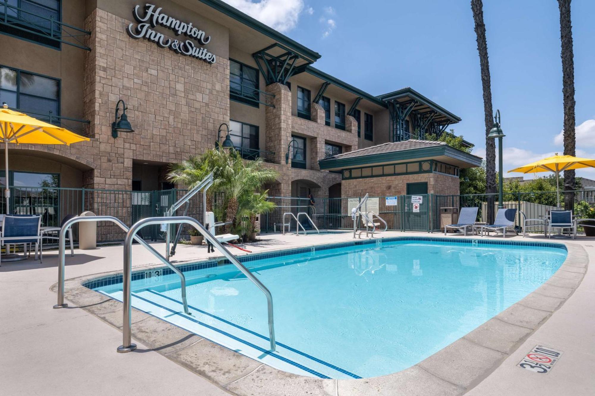 Hampton Inn & Suites Agoura Hills Bagian luar foto