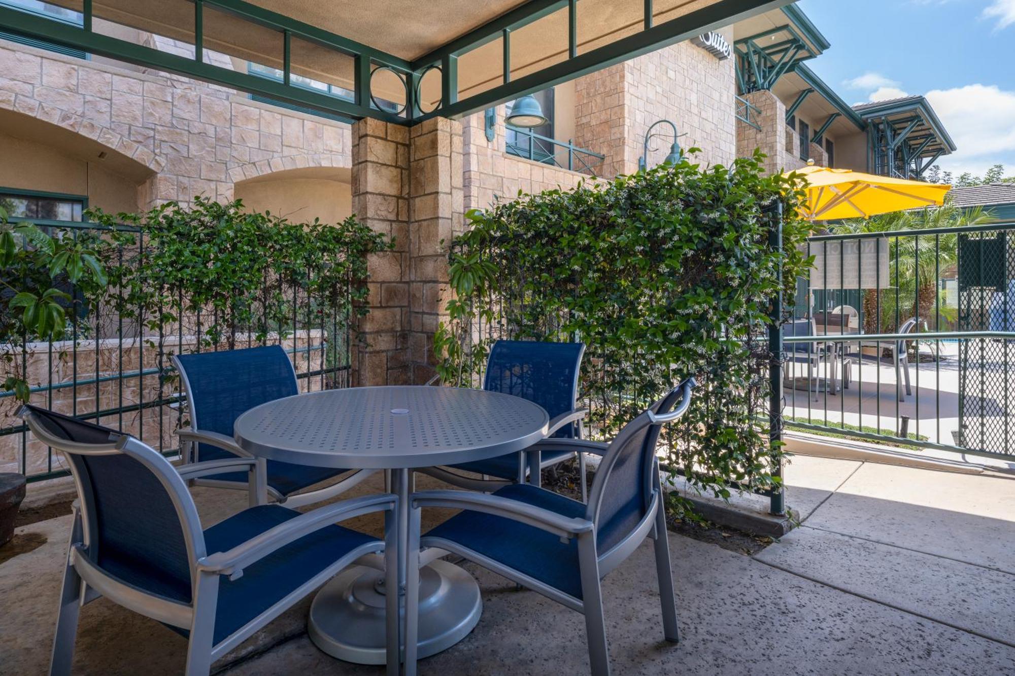 Hampton Inn & Suites Agoura Hills Bagian luar foto